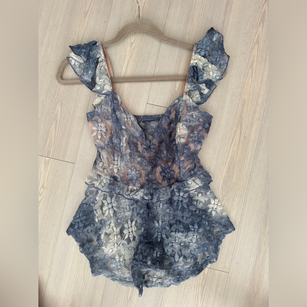 ABSOLUTE ANGEL New York Metallic Lace Blouse Size XS
